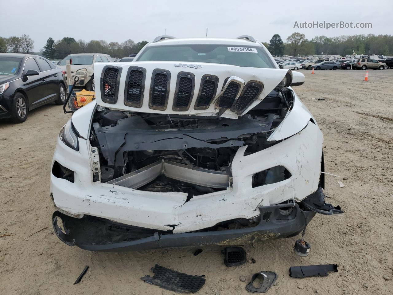 2016 Jeep Cherokee Latitude White vin: 1C4PJLCB7GW374073