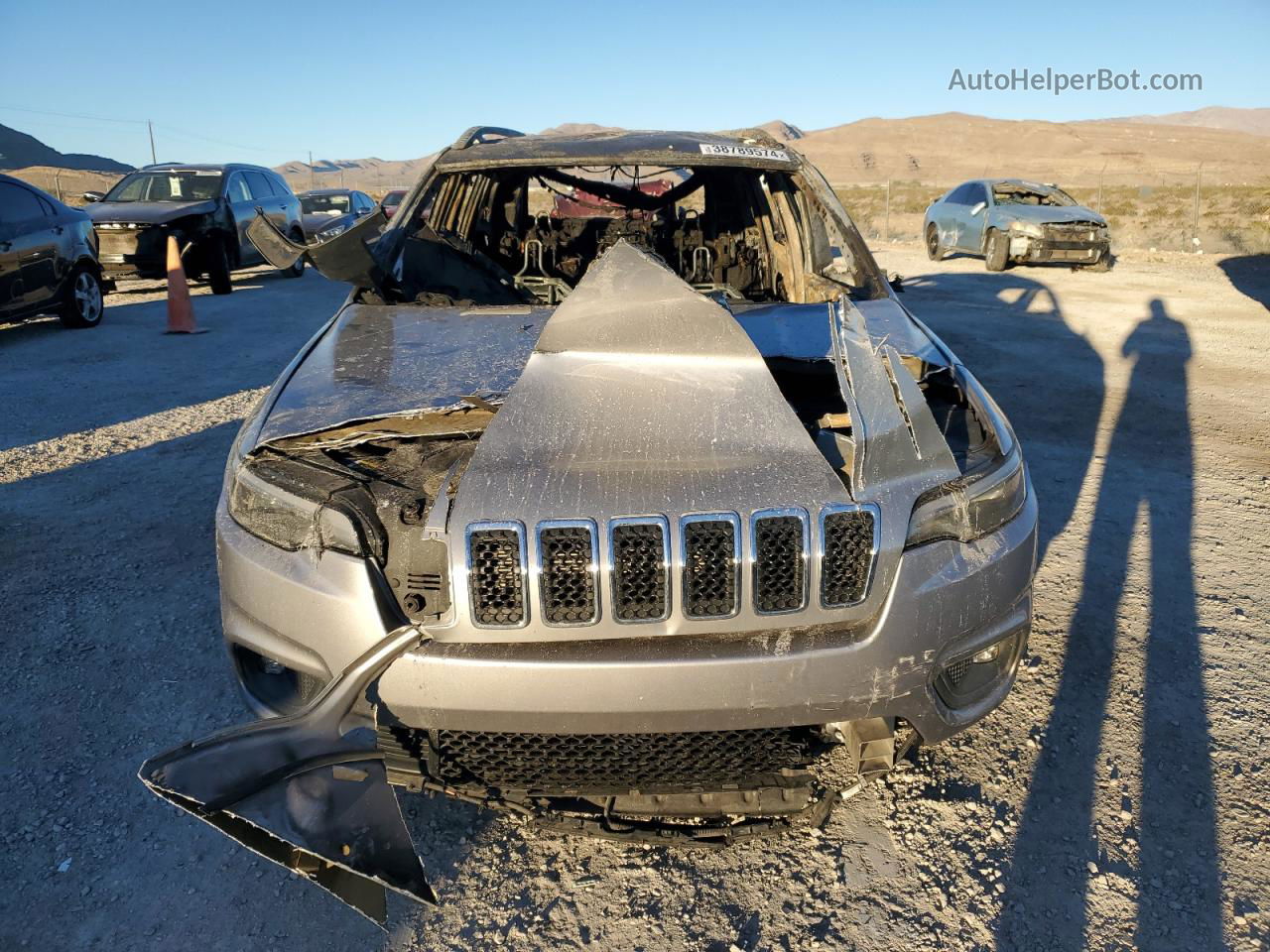 2019 Jeep Cherokee Latitude Серебряный vin: 1C4PJLCB7KD114311