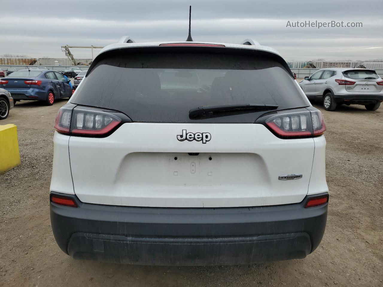 2019 Jeep Cherokee Latitude White vin: 1C4PJLCB7KD263608