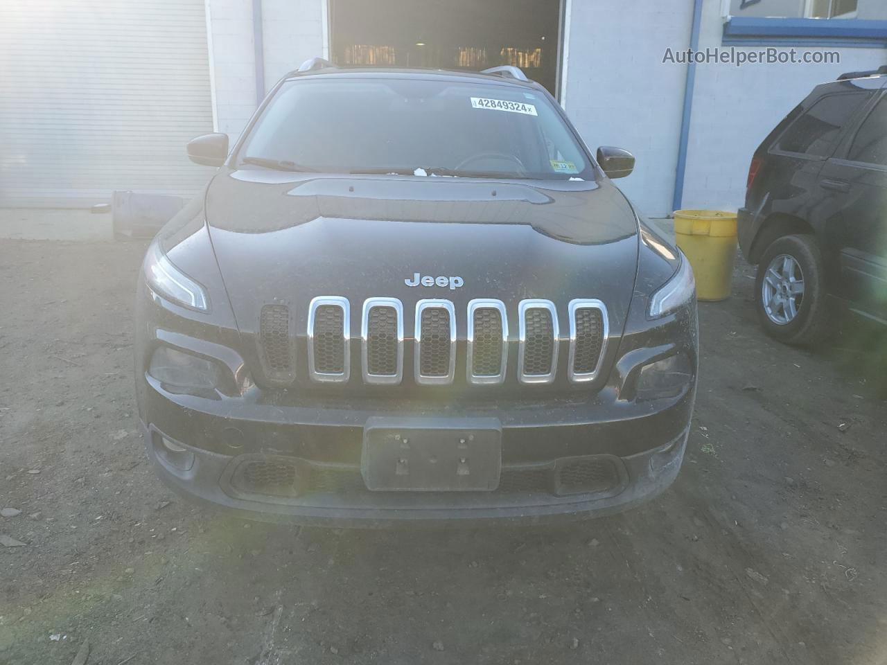 2014 Jeep Cherokee Latitude Черный vin: 1C4PJLCB8EW185459