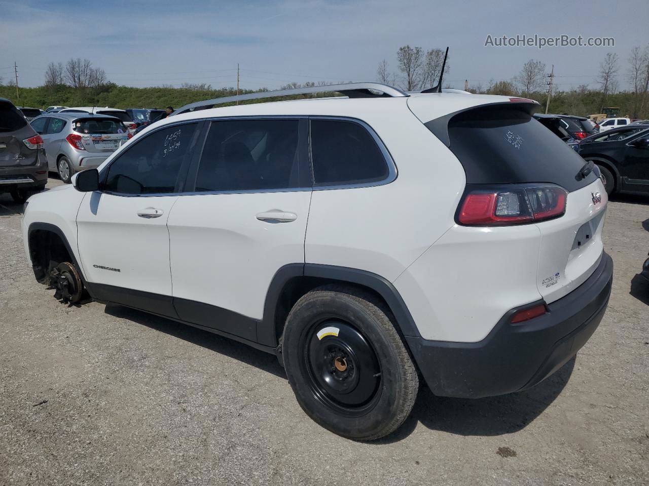 2019 Jeep Cherokee Latitude White vin: 1C4PJLCB8KD266968