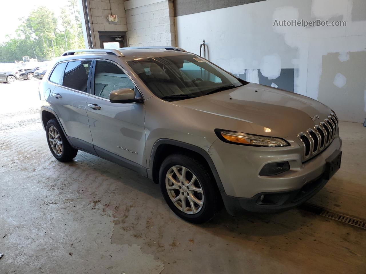 2014 Jeep Cherokee Latitude Silver vin: 1C4PJLCB9EW179055