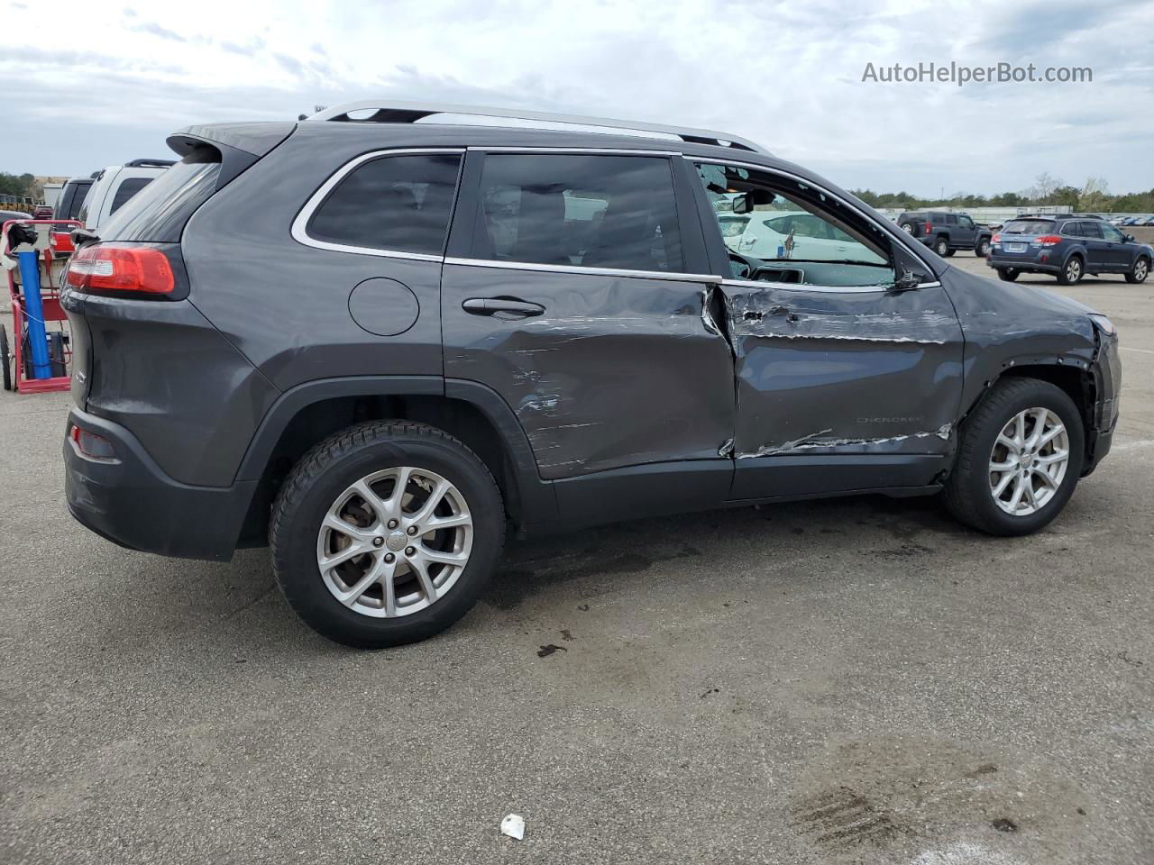 2015 Jeep Cherokee Latitude Silver vin: 1C4PJLCB9FW561278