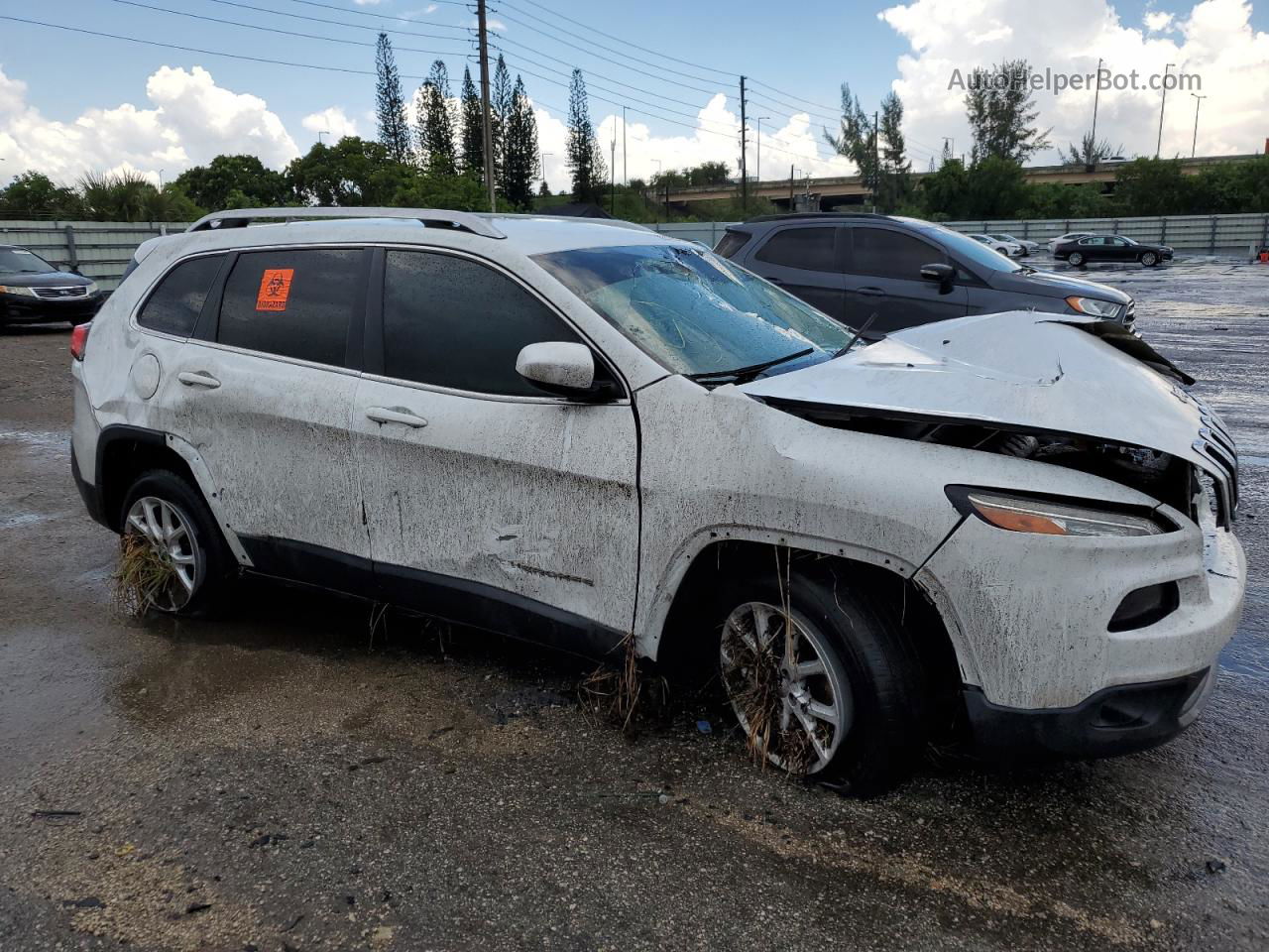 2016 Jeep Cherokee Latitude White vin: 1C4PJLCB9GW149122