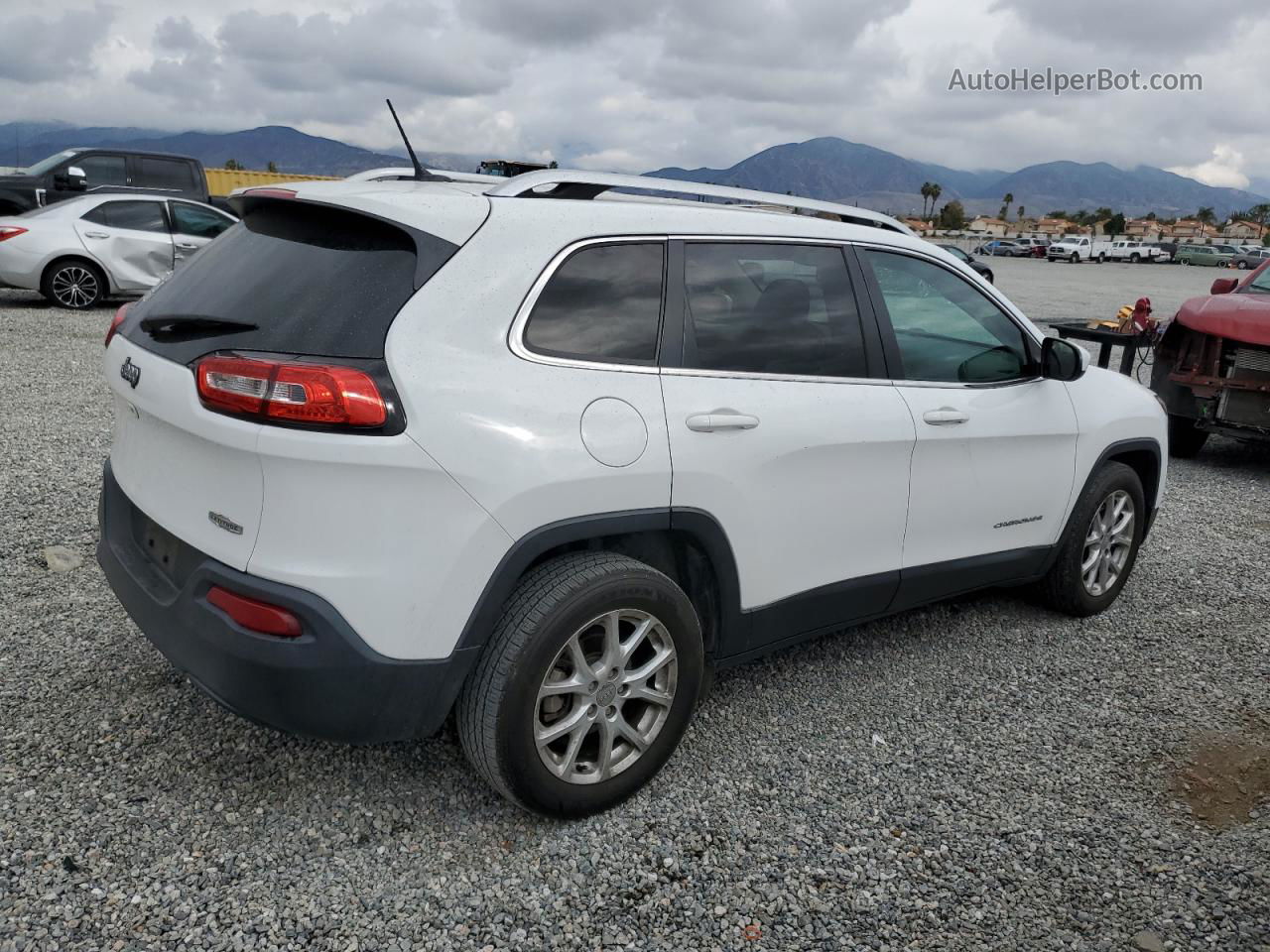 2016 Jeep Cherokee Latitude Белый vin: 1C4PJLCB9GW234378