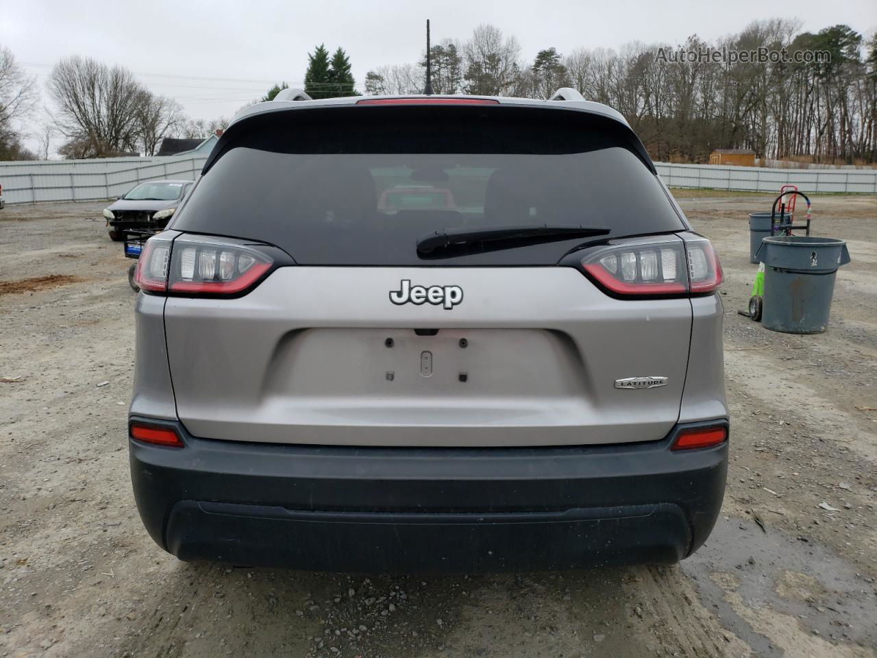 2019 Jeep Cherokee Latitude Silver vin: 1C4PJLCB9KD164725