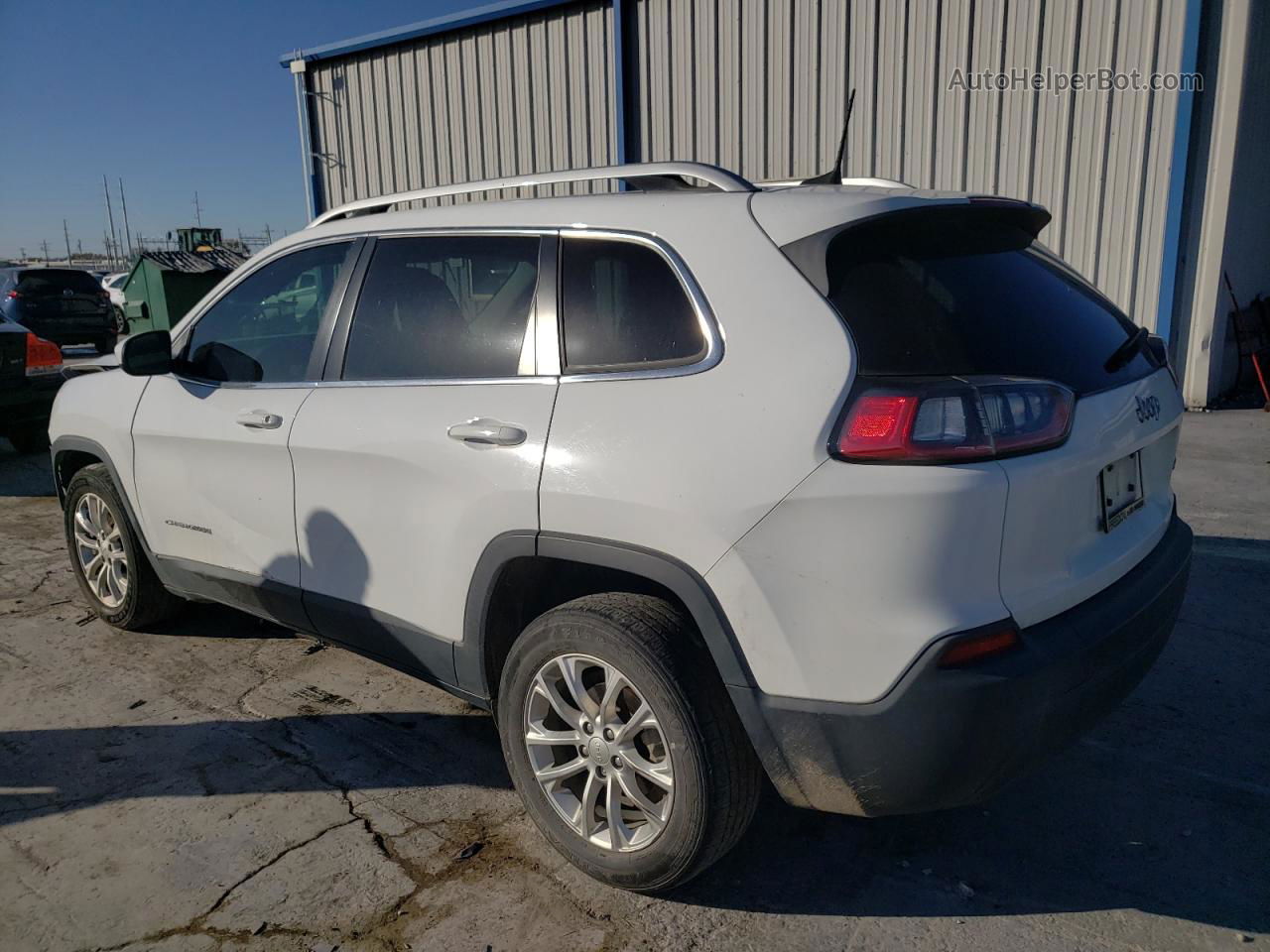 2019 Jeep Cherokee Latitude White vin: 1C4PJLCB9KD220209