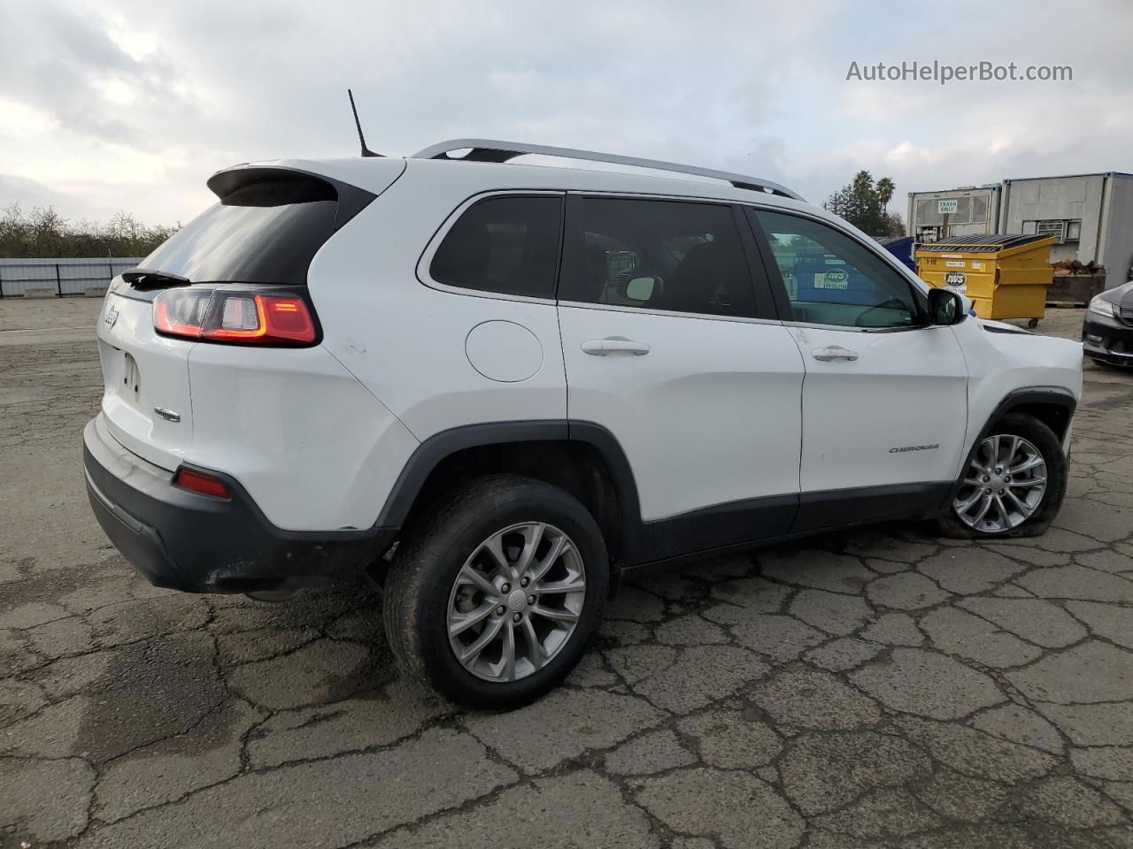 2019 Jeep Cherokee Latitude White vin: 1C4PJLCB9KD263397