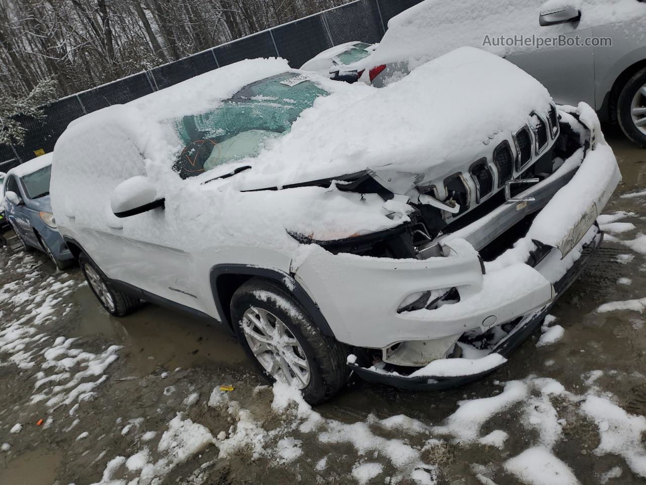 2014 Jeep Cherokee Latitude White vin: 1C4PJLCBXEW116370