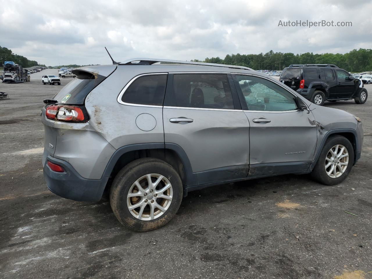 2015 Jeep Cherokee Latitude Серебряный vin: 1C4PJLCBXFW730904