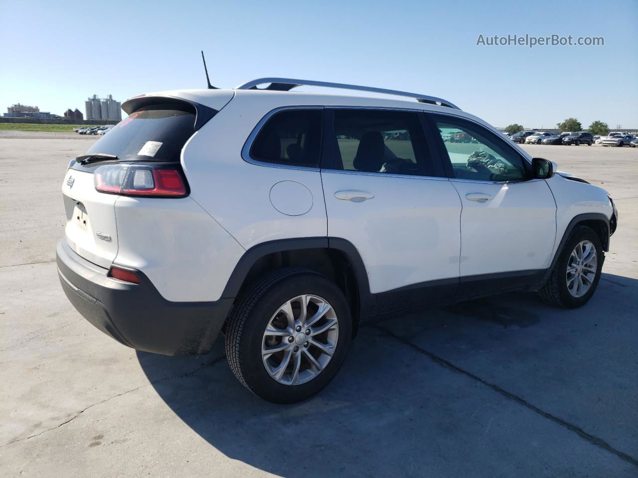 2019 Jeep Cherokee Latitude White vin: 1C4PJLCBXKD203936