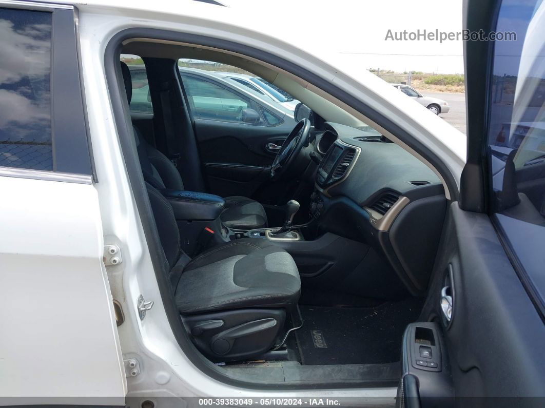 2014 Jeep Cherokee Latitude White vin: 1C4PJLCS1EW115429