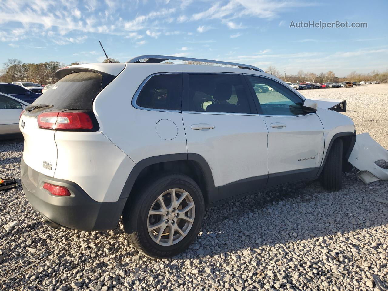 2014 Jeep Cherokee Latitude White vin: 1C4PJLCS2EW106190