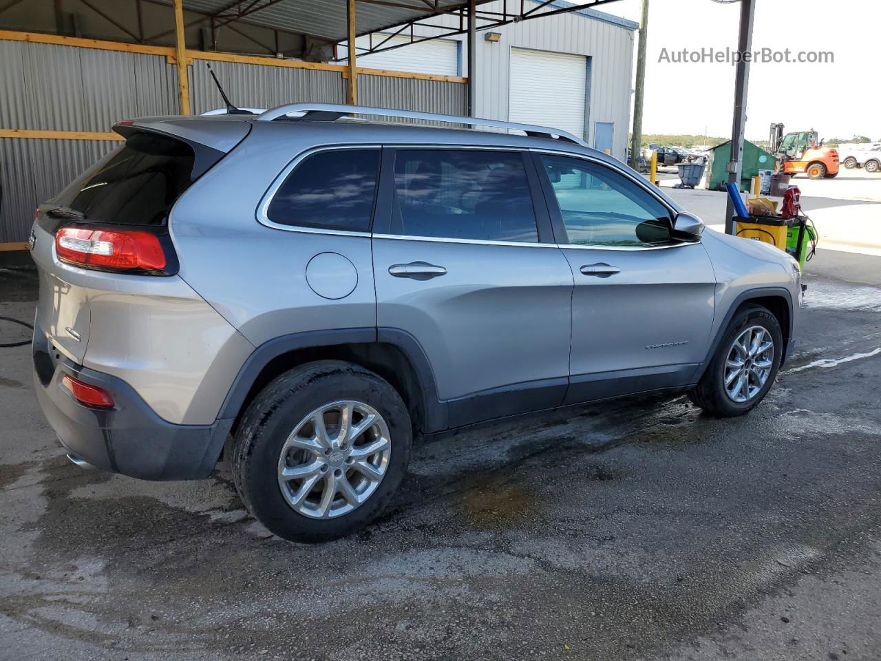 2014 Jeep Cherokee Latitude Gray vin: 1C4PJLCS2EW106402