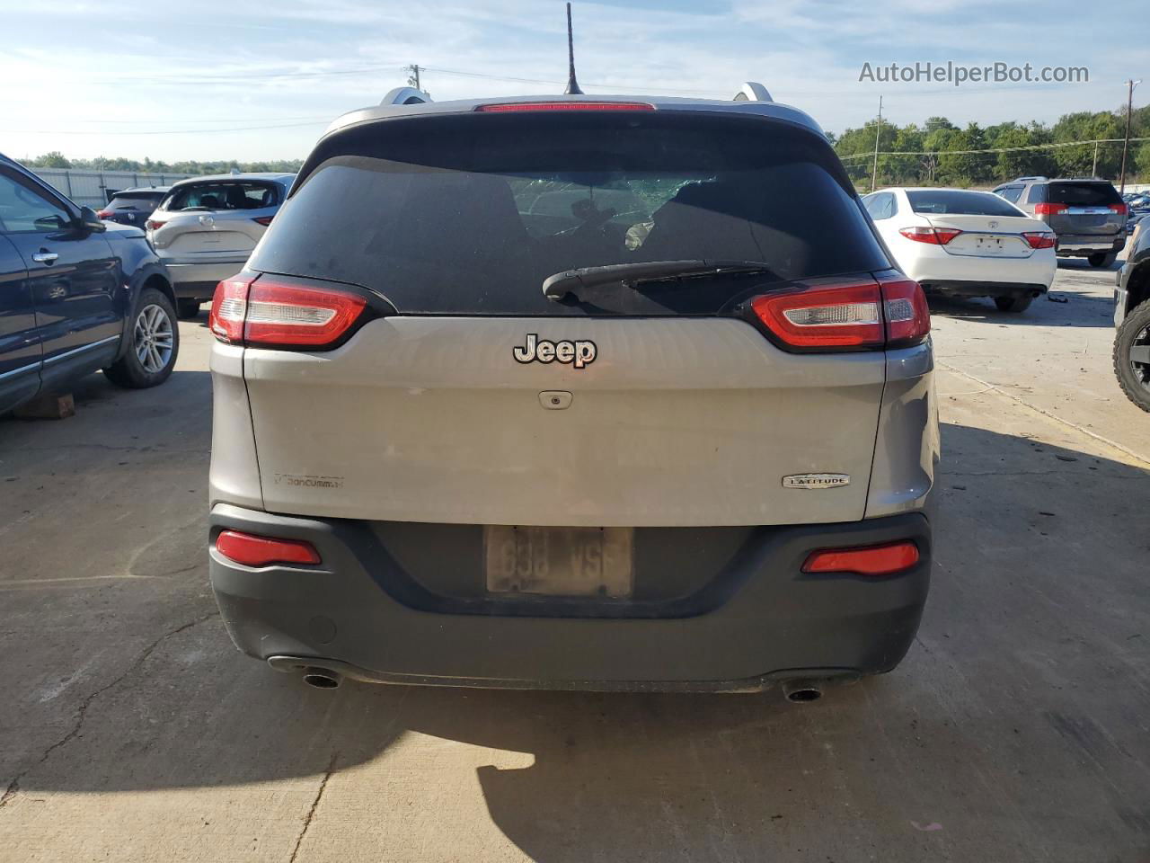 2014 Jeep Cherokee Latitude Gray vin: 1C4PJLCS3EW293374