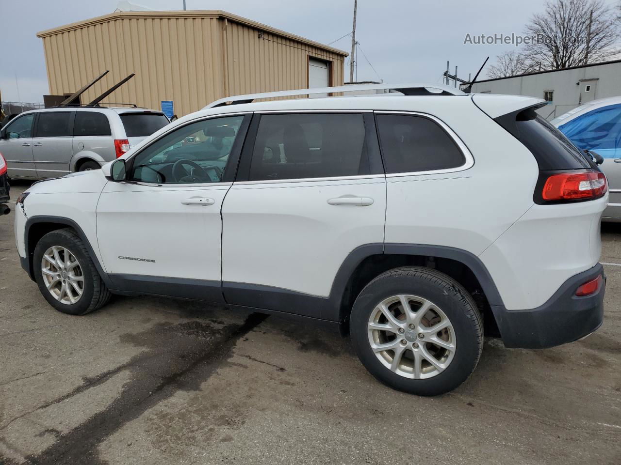 2015 Jeep Cherokee Latitude White vin: 1C4PJLCS3FW678273