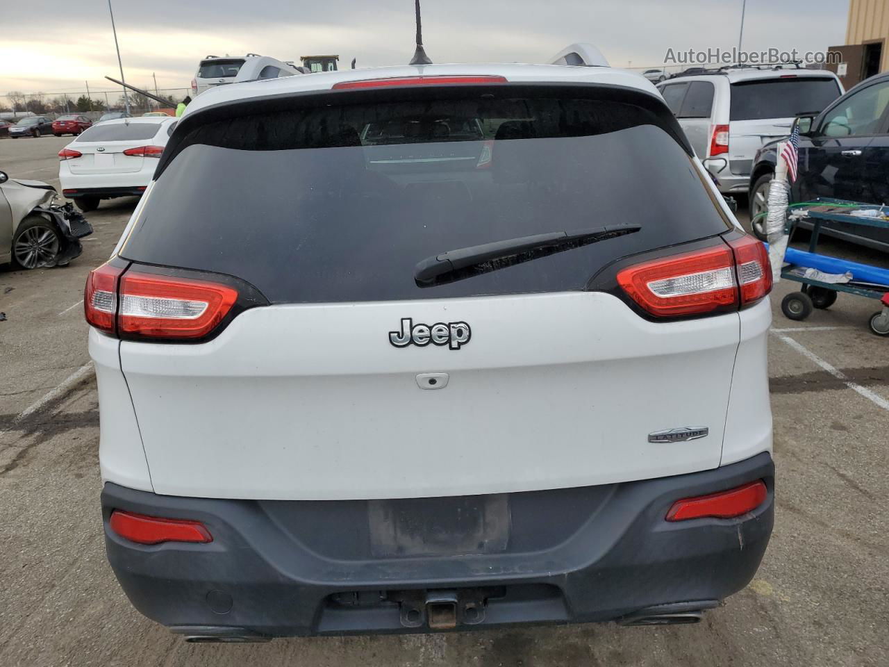 2015 Jeep Cherokee Latitude Белый vin: 1C4PJLCS3FW678273