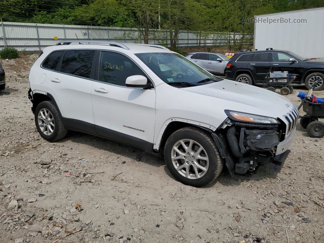 2014 Jeep Cherokee Latitude White vin: 1C4PJLCS4EW103002