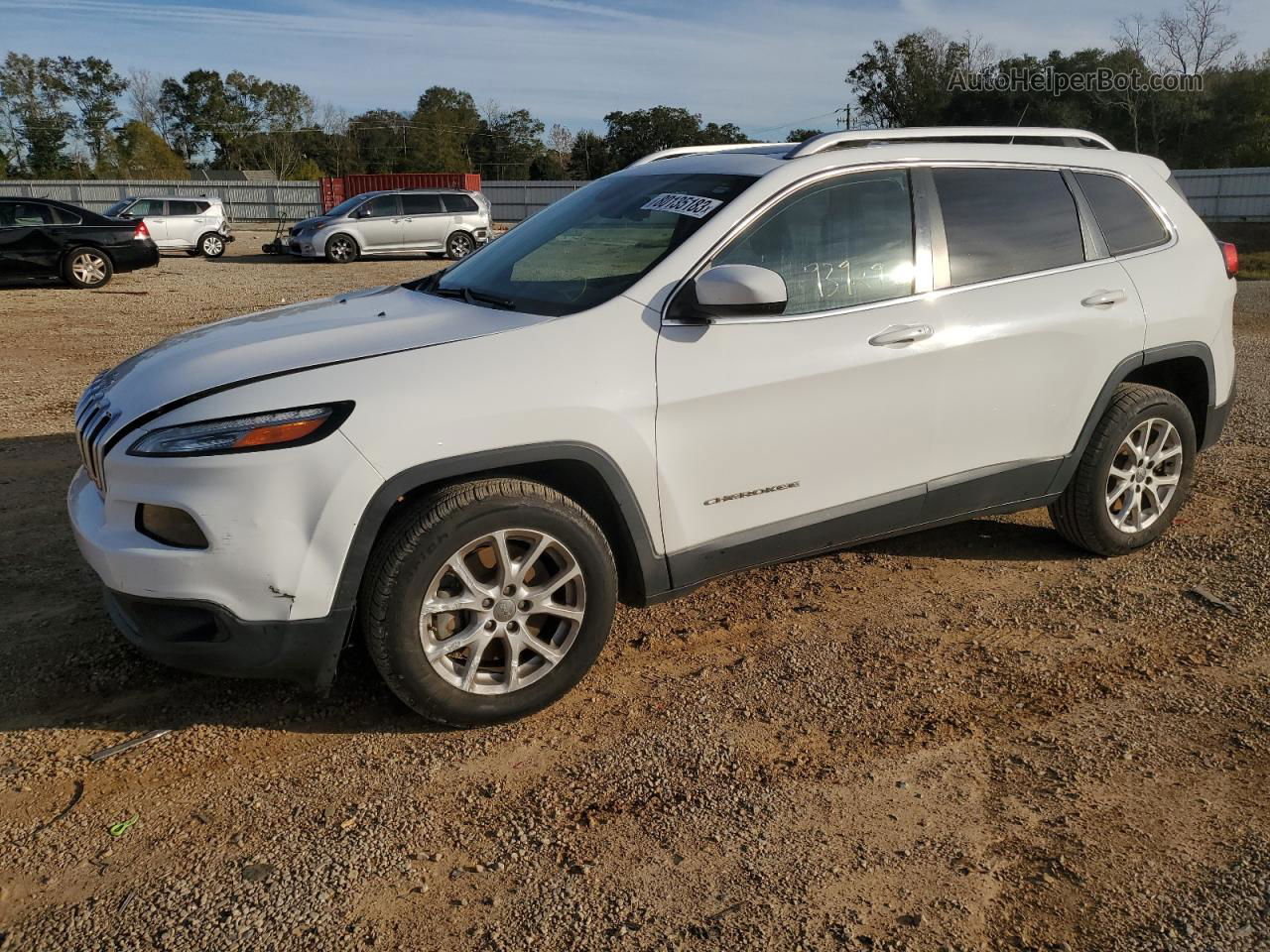 2015 Jeep Cherokee Latitude White vin: 1C4PJLCS4FW612055