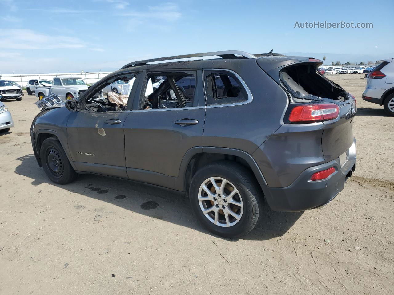 2015 Jeep Cherokee Latitude Burn vin: 1C4PJLCS7FW548352