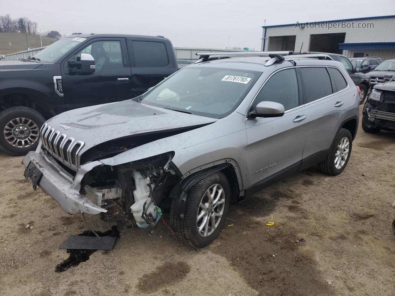 2014 Jeep Cherokee Latitude Silver vin: 1C4PJLCS8EW287361