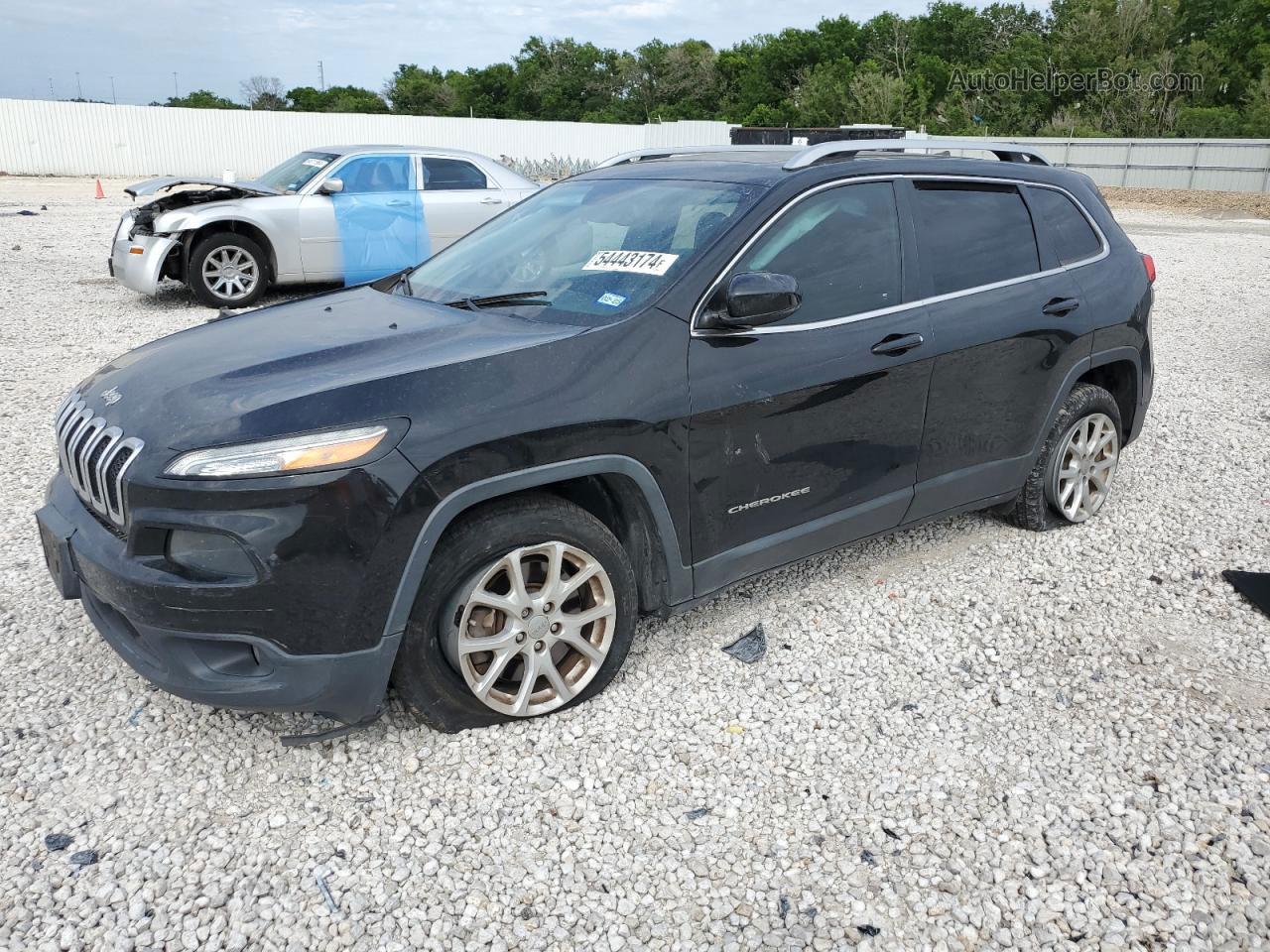 2016 Jeep Cherokee Latitude Black vin: 1C4PJLCS8GW165702