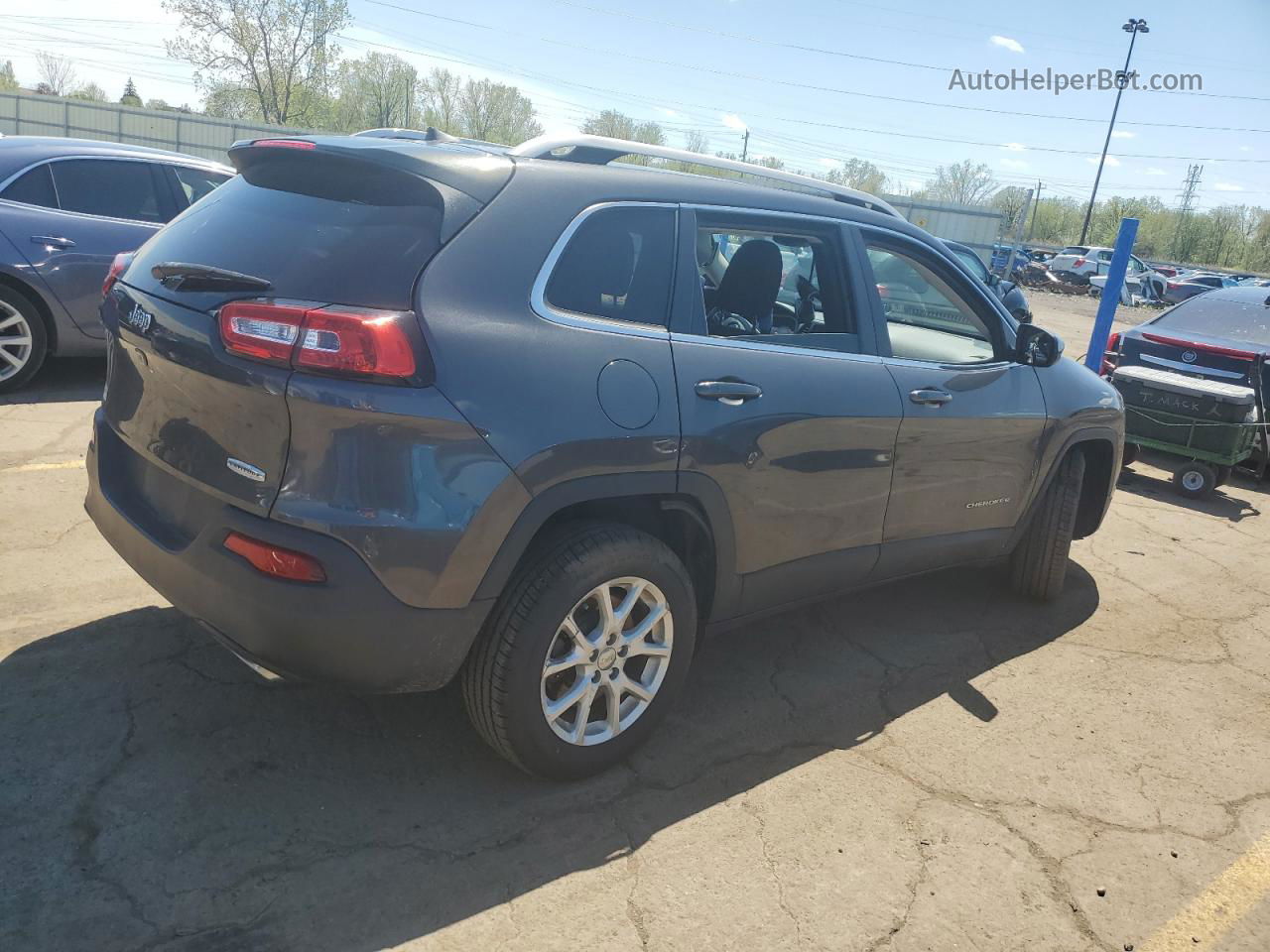 2016 Jeep Cherokee Latitude Gray vin: 1C4PJLCS8GW338859