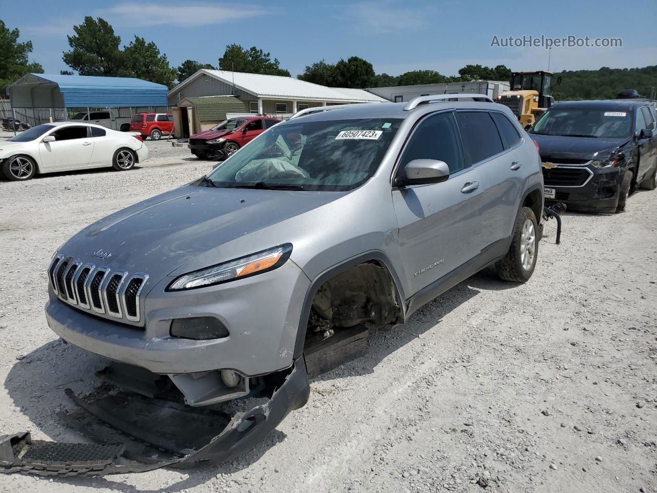 2015 Jeep Cherokee Latitude Silver vin: 1C4PJLCS9FW631846