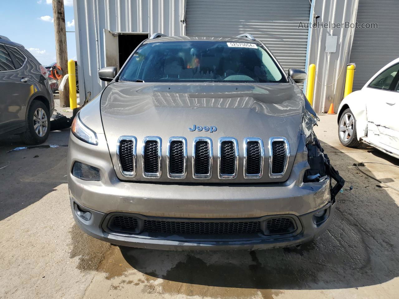 2016 Jeep Cherokee Latitude Gray vin: 1C4PJLCS9GW258745