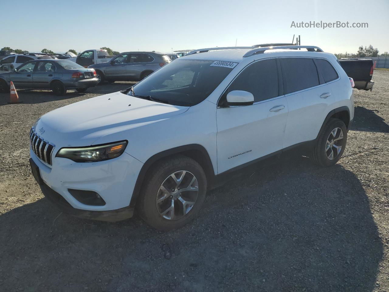 2019 Jeep Cherokee Latitude White vin: 1C4PJLCX1KD204758