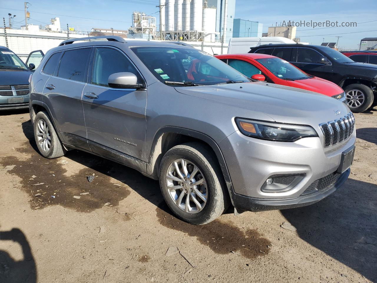 2019 Jeep Cherokee Latitude Silver vin: 1C4PJLCX2KD190580