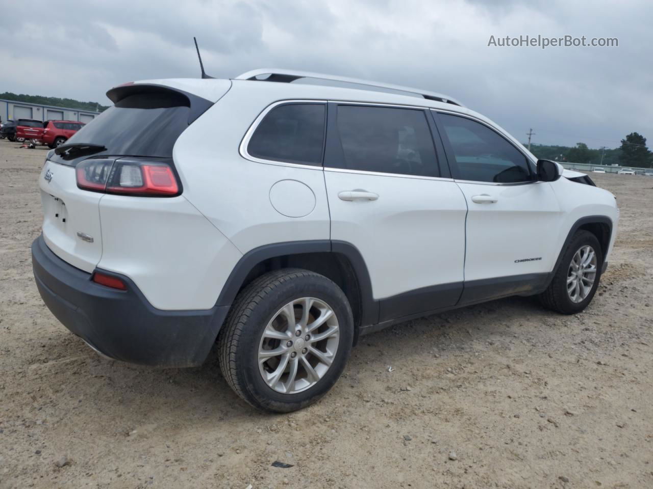 2019 Jeep Cherokee Latitude White vin: 1C4PJLCX5KD482465