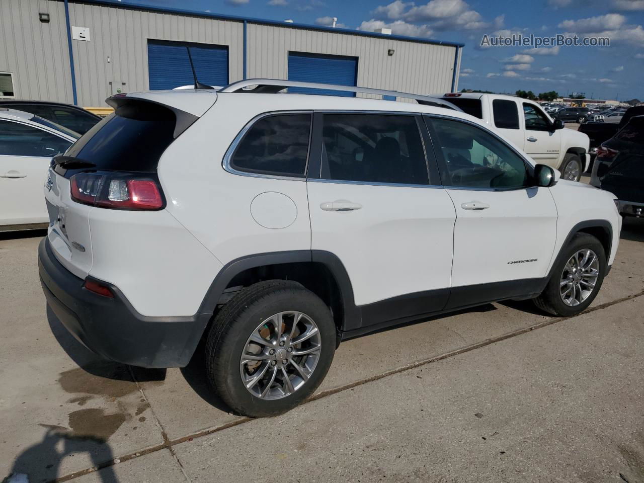 2019 Jeep Cherokee Latitude Plus White vin: 1C4PJLLB1KD242396