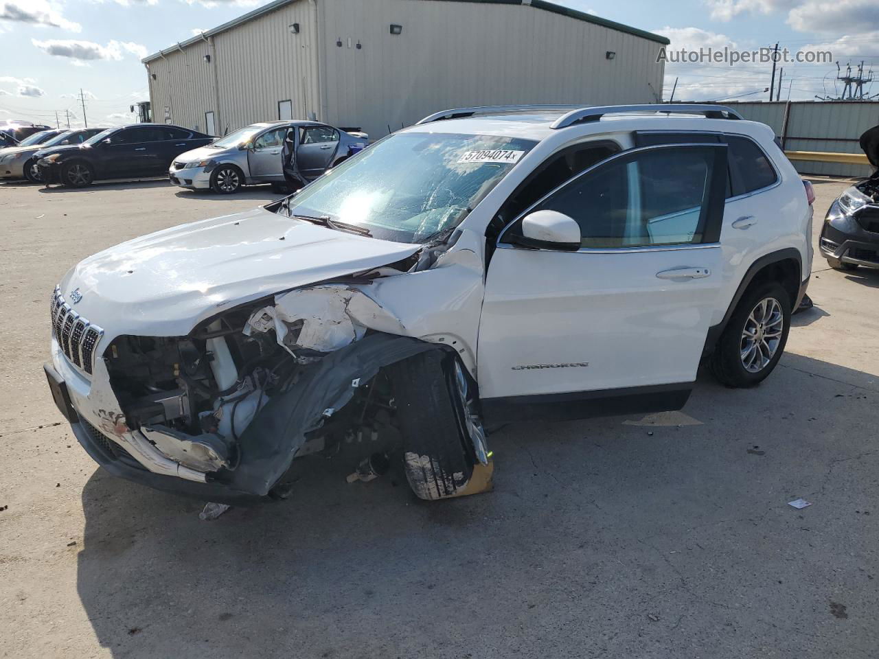 2019 Jeep Cherokee Latitude Plus White vin: 1C4PJLLB1KD242396