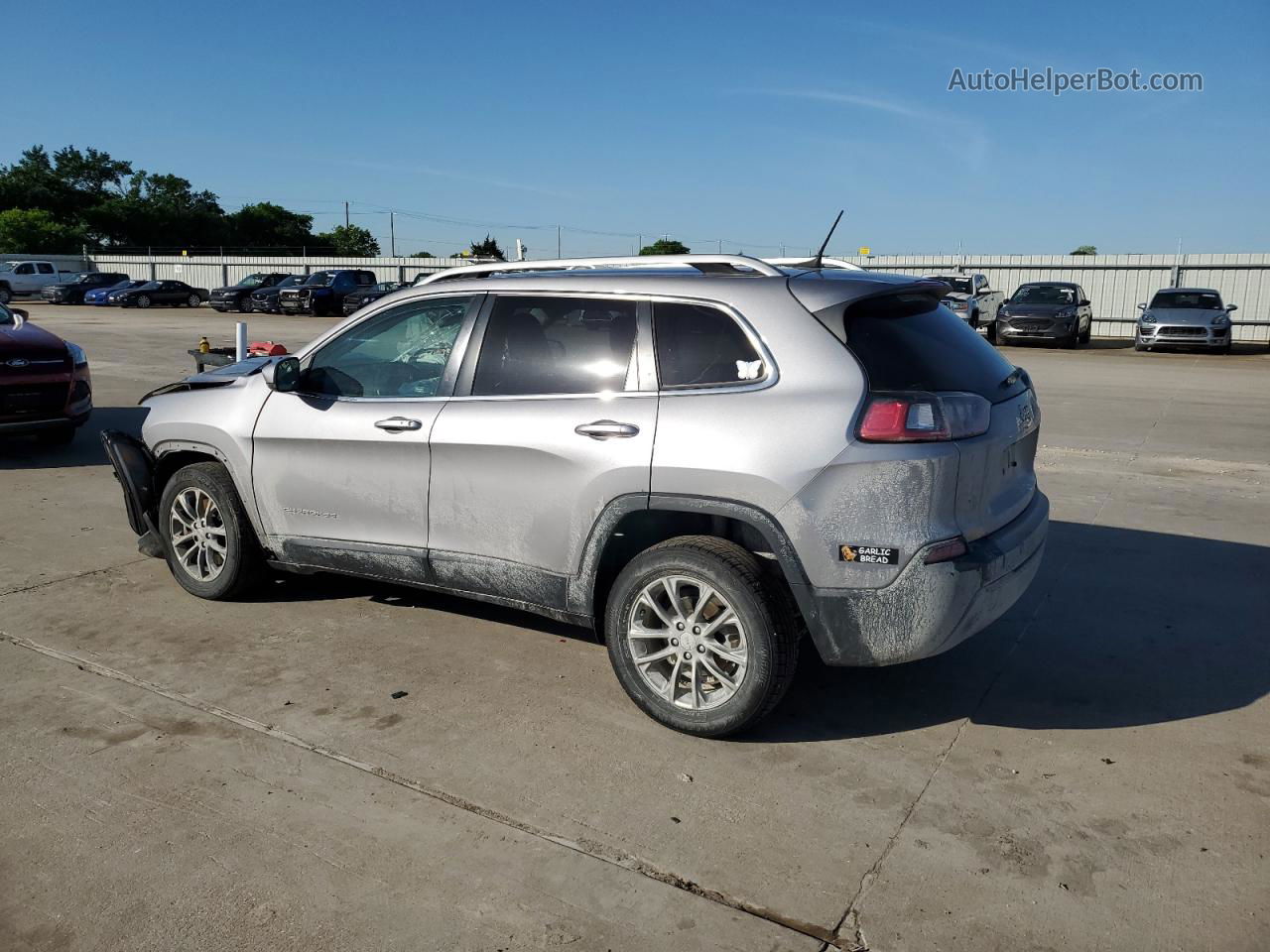 2019 Jeep Cherokee Latitude Plus Silver vin: 1C4PJLLB2KD308437