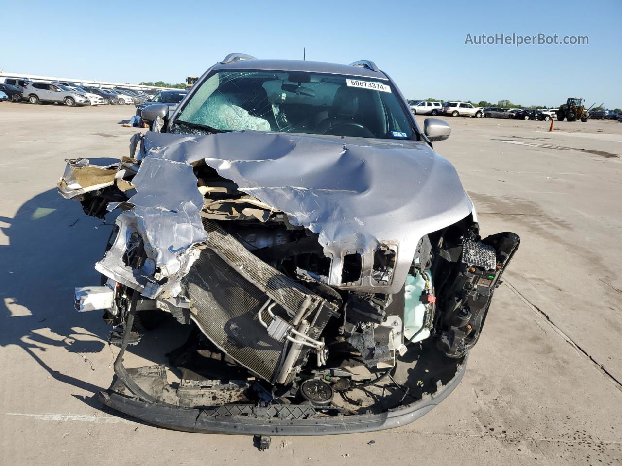 2019 Jeep Cherokee Latitude Plus Silver vin: 1C4PJLLB2KD308437