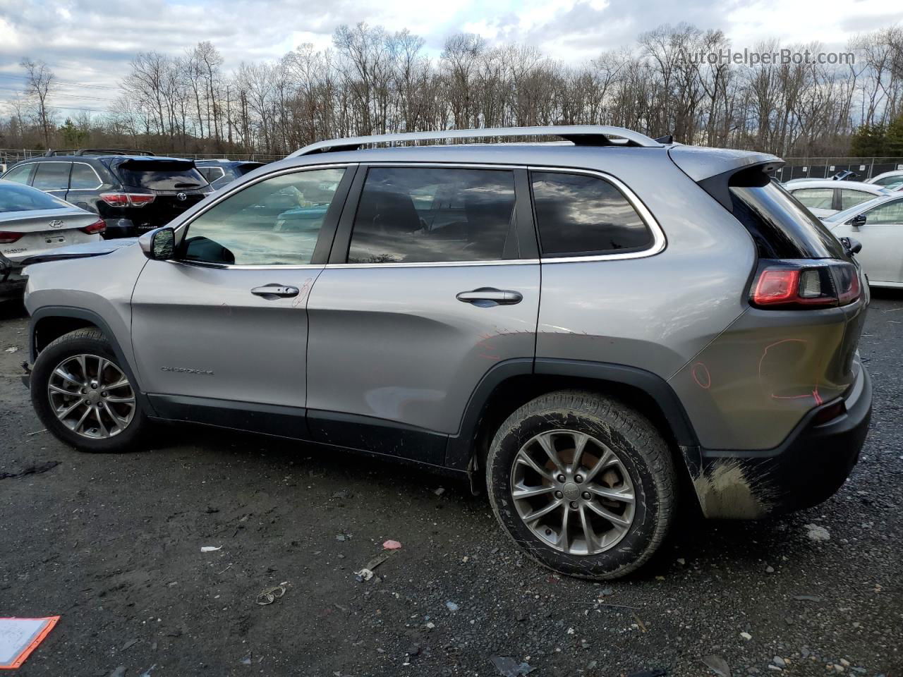 2019 Jeep Cherokee Latitude Plus Silver vin: 1C4PJLLB4KD159450