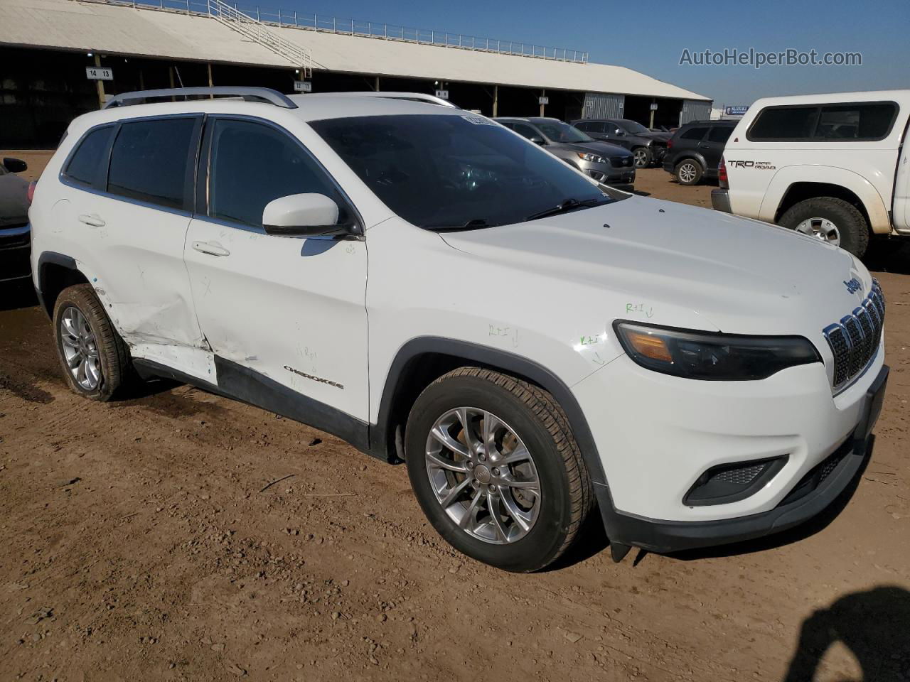 2019 Jeep Cherokee Latitude Plus White vin: 1C4PJLLB5KD316404