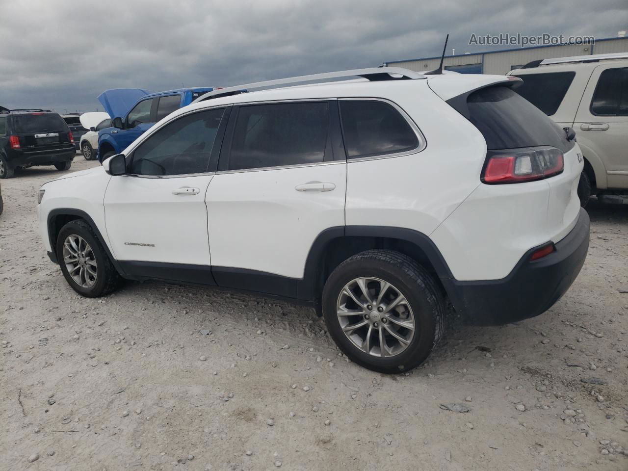 2019 Jeep Cherokee Latitude Plus White vin: 1C4PJLLB6KD145467