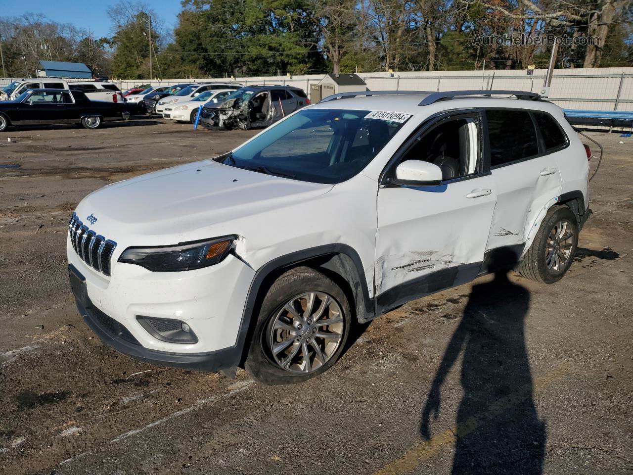 2019 Jeep Cherokee Latitude Plus White vin: 1C4PJLLB9KD143292