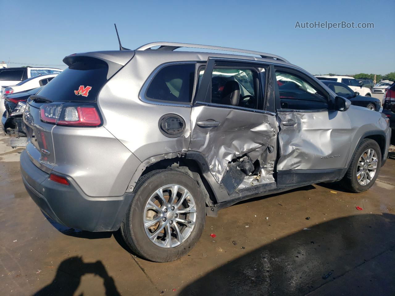 2019 Jeep Cherokee Latitude Plus Серебряный vin: 1C4PJLLBXKD220218