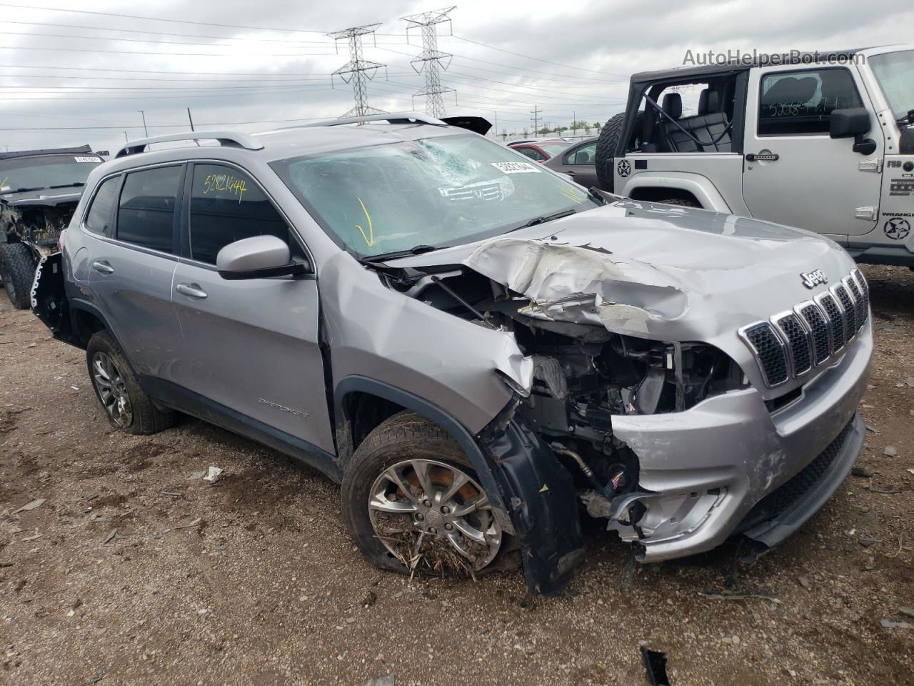 2019 Jeep Cherokee Latitude Plus Silver vin: 1C4PJLLBXKD318729