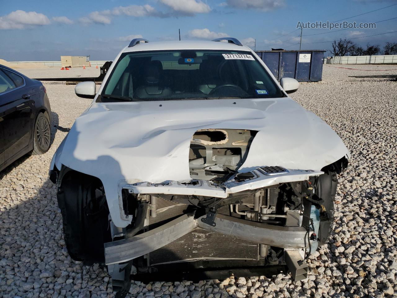 2019 Jeep Cherokee Latitude Plus White vin: 1C4PJLLBXKD357367