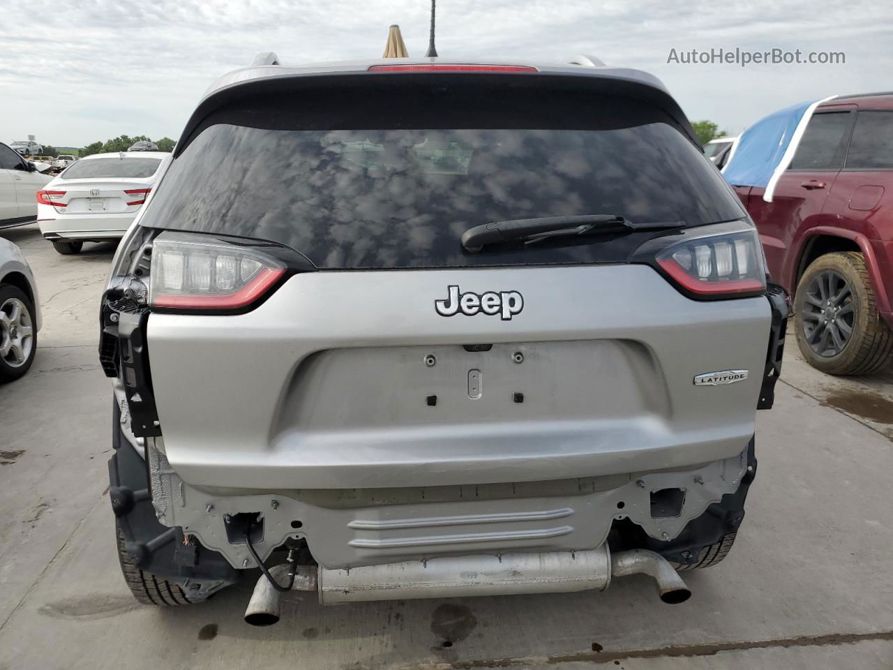 2019 Jeep Cherokee Latitude Plus Silver vin: 1C4PJLLNXKD215899