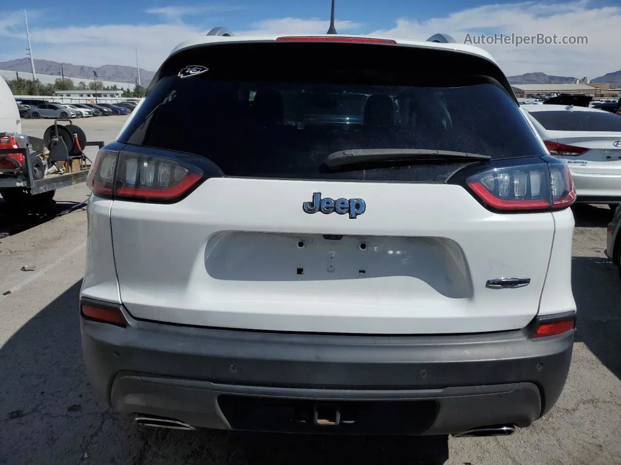 2019 Jeep Cherokee Latitude Plus White vin: 1C4PJLLX0KD273313