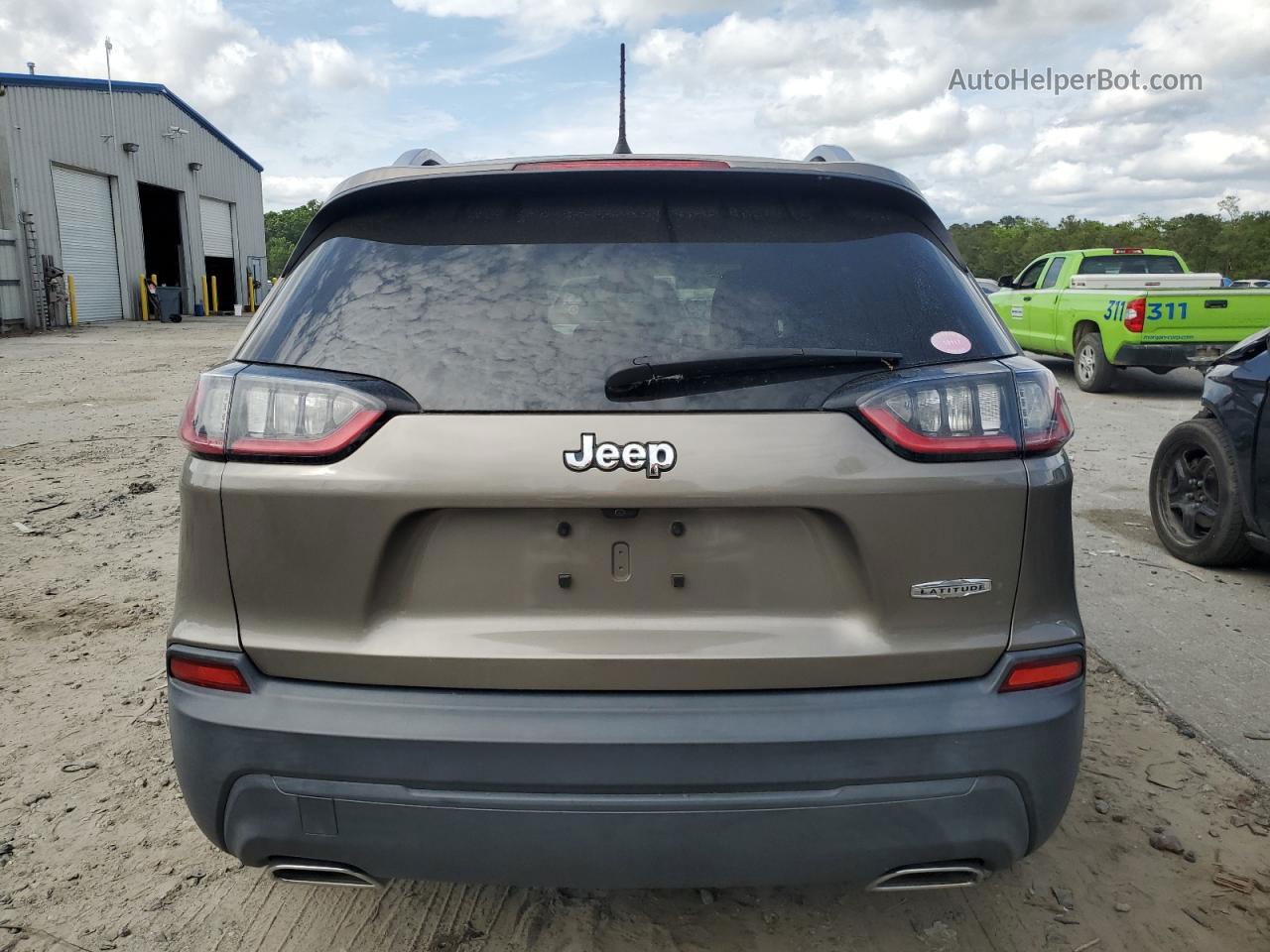 2019 Jeep Cherokee Latitude Plus Коричневый vin: 1C4PJLLX1KD205828