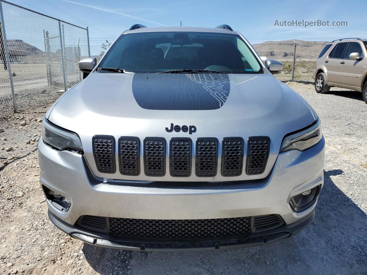 2019 Jeep Cherokee Latitude Plus Серебряный vin: 1C4PJLLX5KD353884