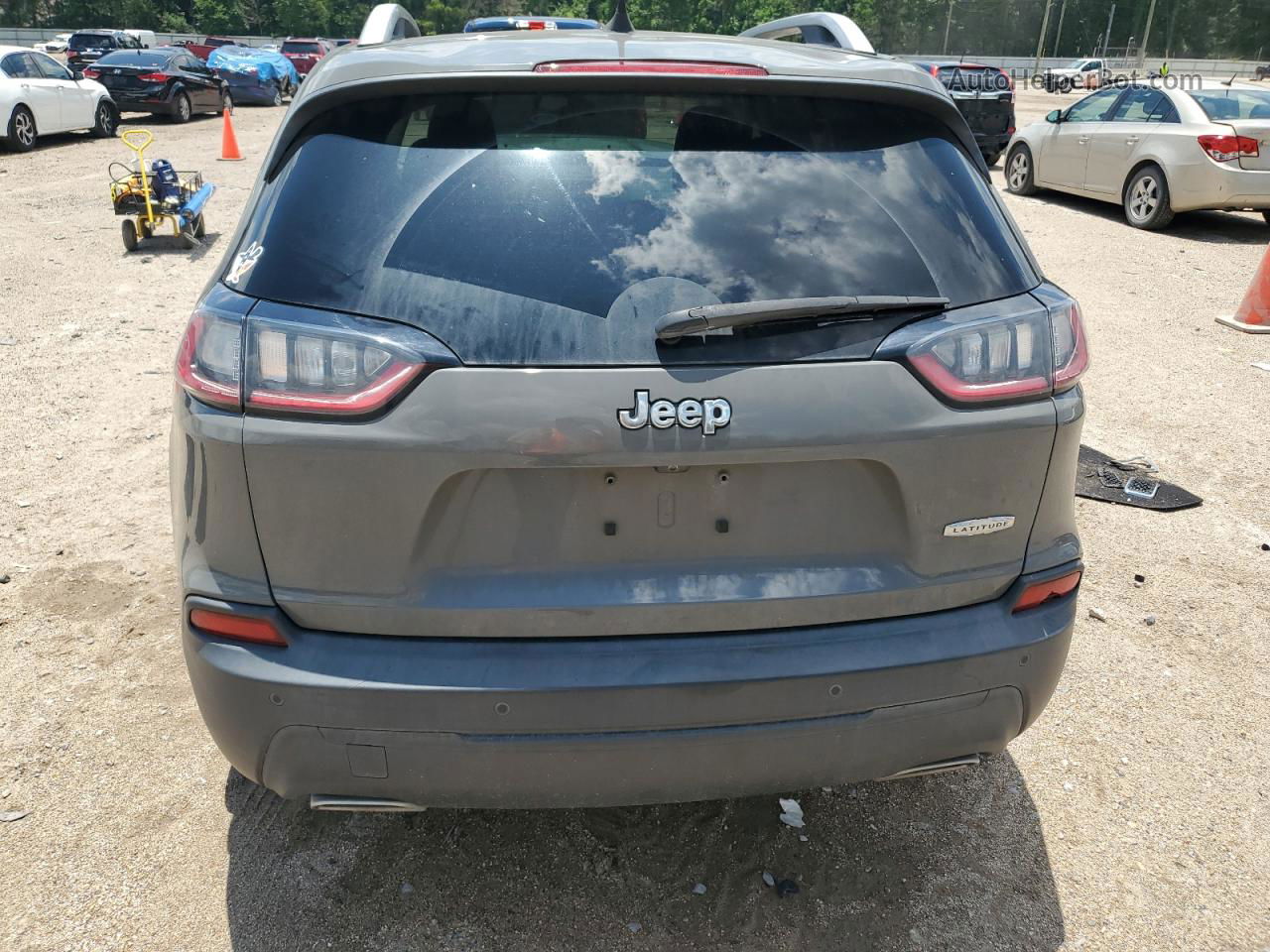 2019 Jeep Cherokee Latitude Plus Silver vin: 1C4PJLLX7KD343390