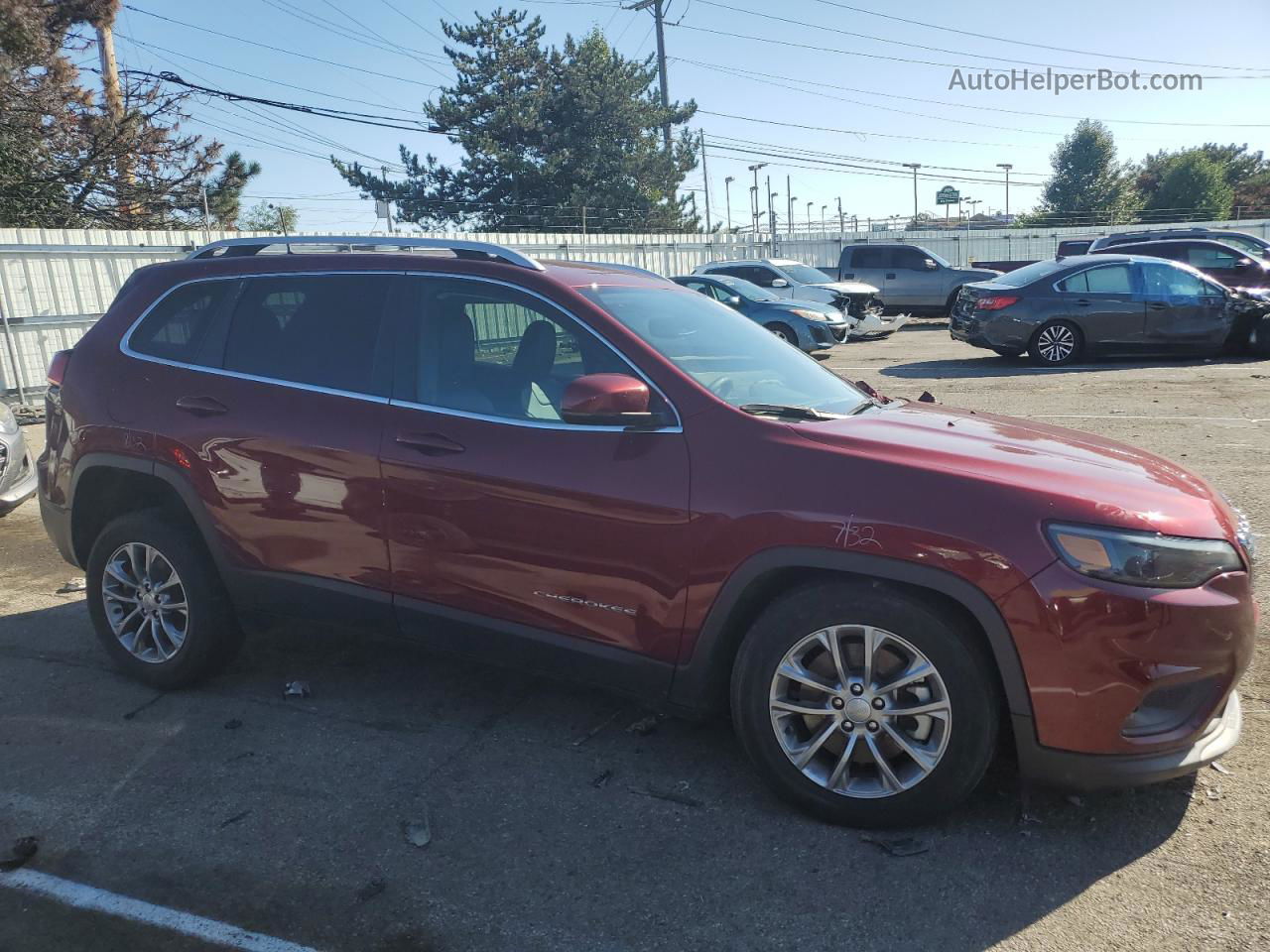 2021 Jeep Cherokee Latitude Lux Burgundy vin: 1C4PJLMX1MD150749