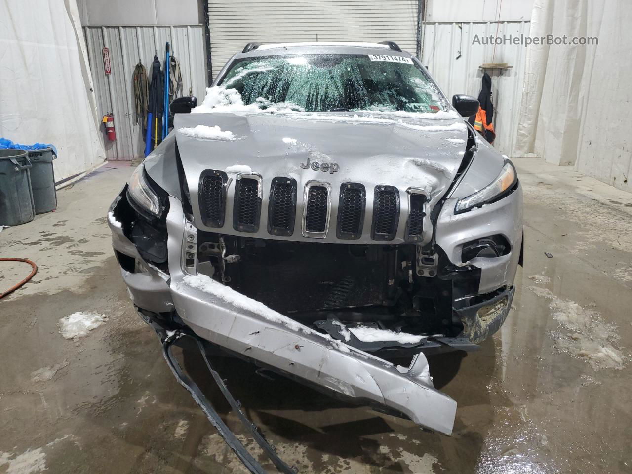 2016 Jeep Cherokee Sport Серебряный vin: 1C4PJMAS0GW296034